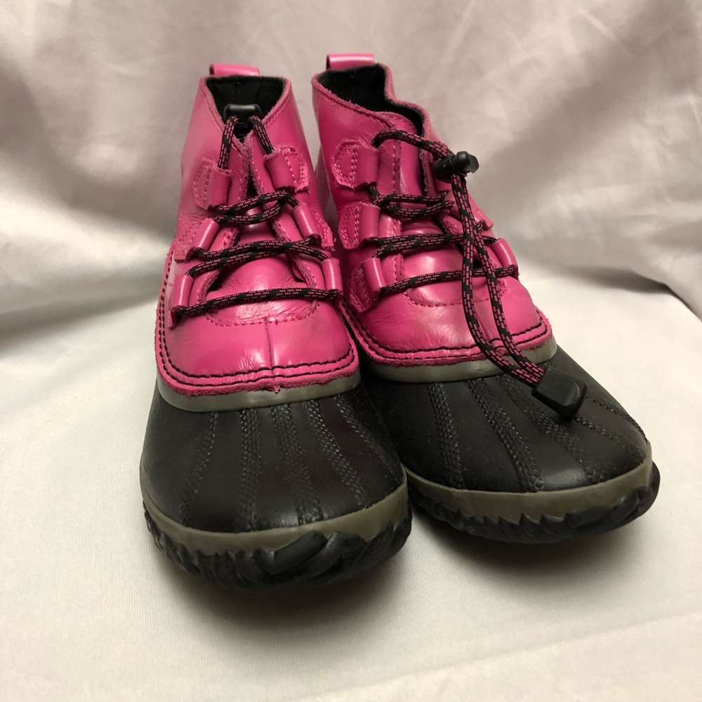 Sorel Out N About Snow / Rain Boots Youth Size 5